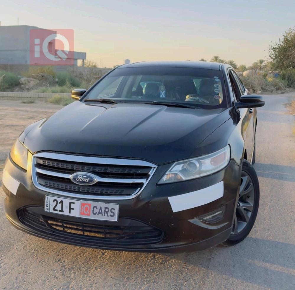 Ford Taurus
